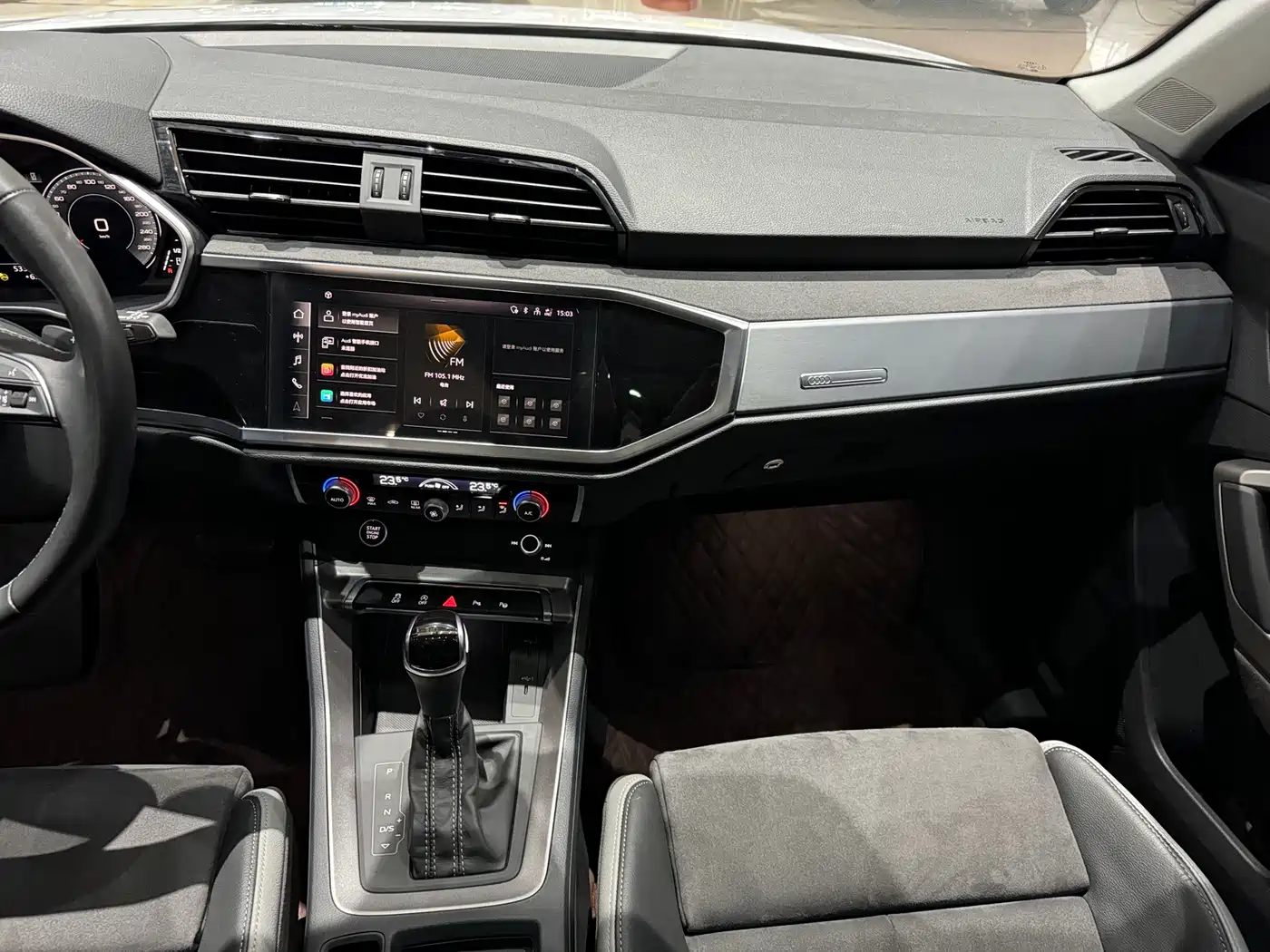 Audi Q3 2023 35 TFSI Fashion Dynamic Model (1.5T) фото 9