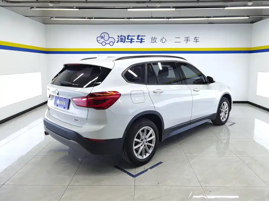 BMW X1 2019 sDrive18Li Fashion Model фото 3