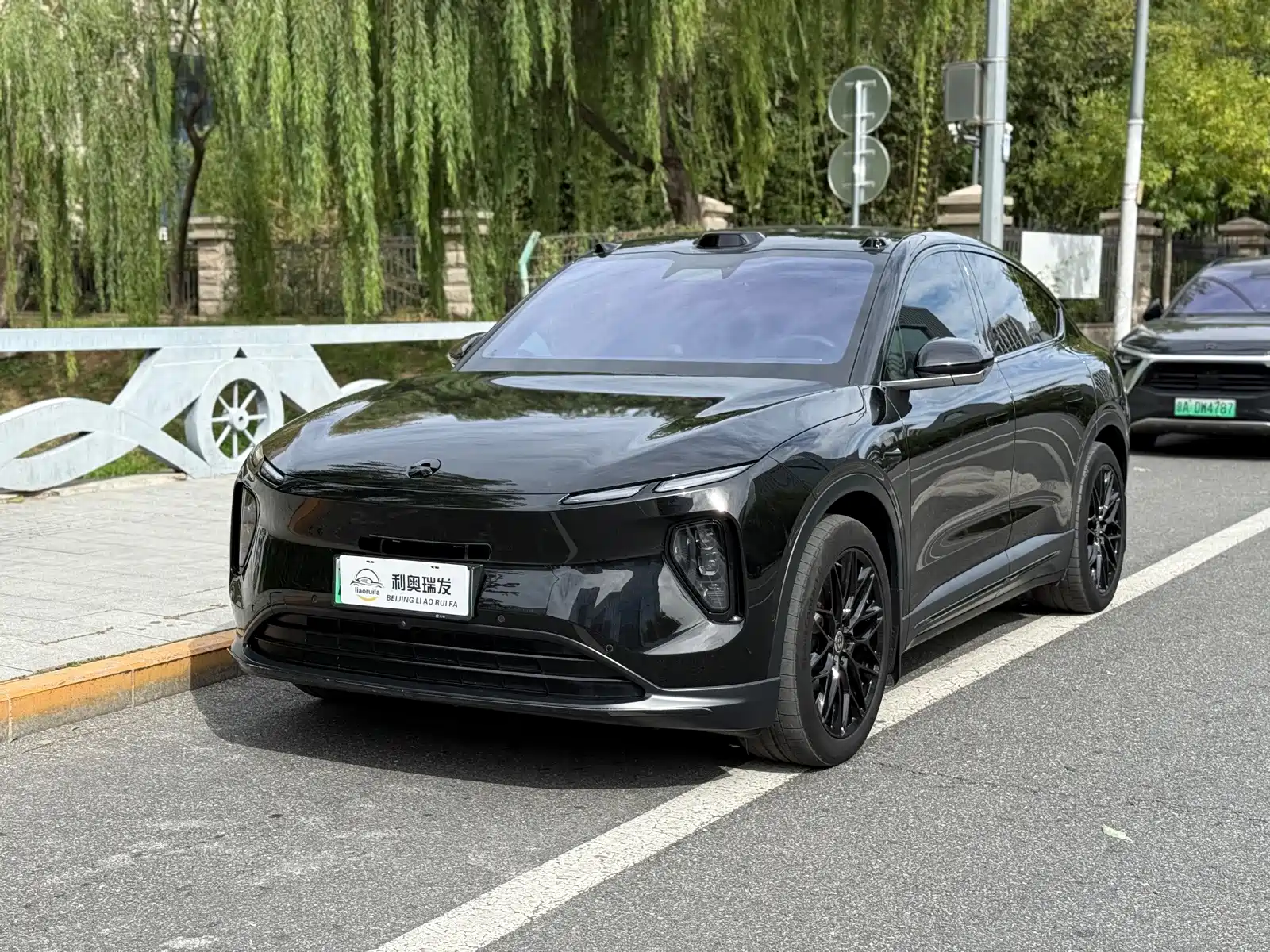 Фото 1 - NIO EC6