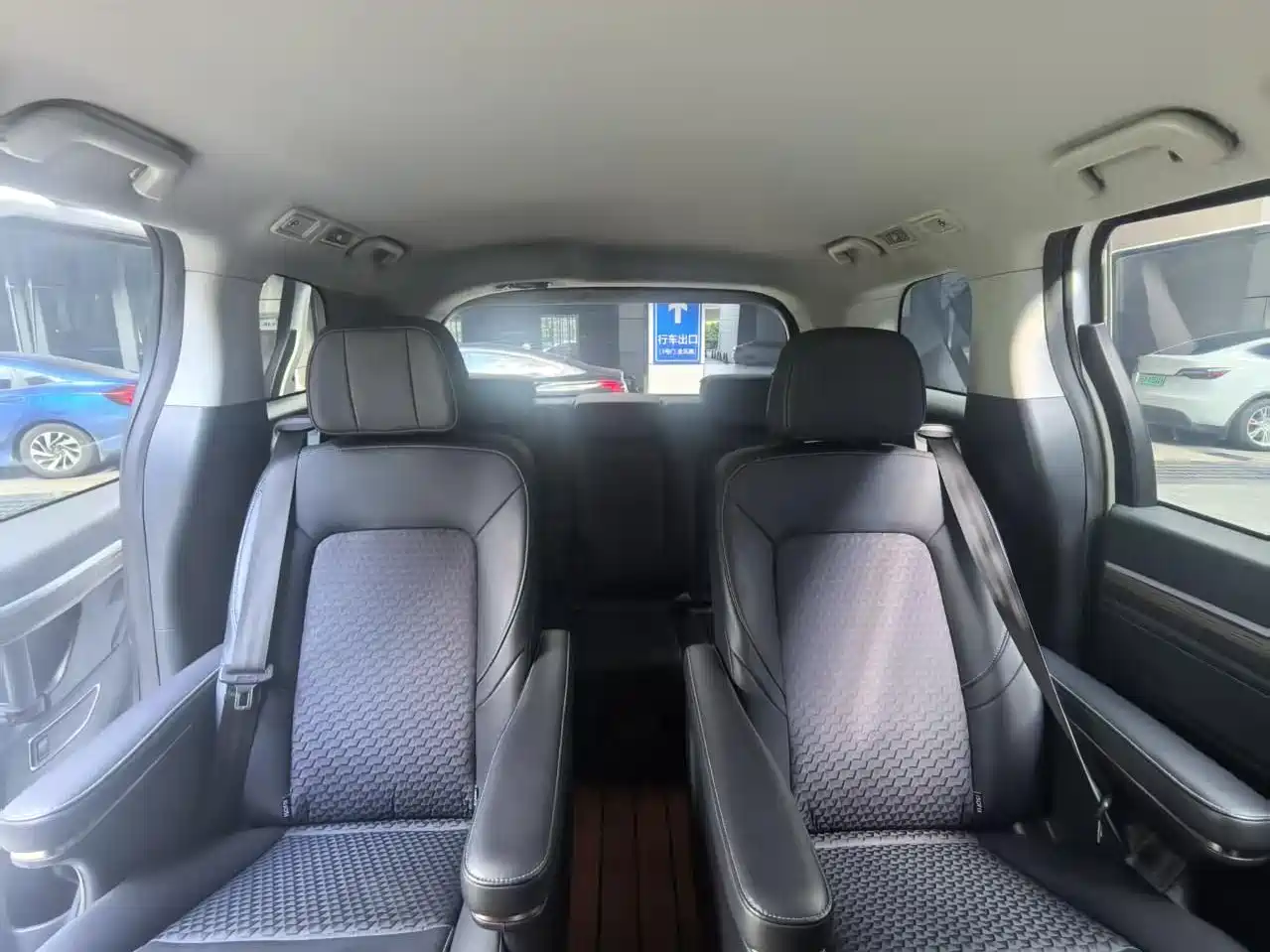 GAC Trumpchi Trumpchi M8 2023 Leading Series 390T Luxury Edition фото 16