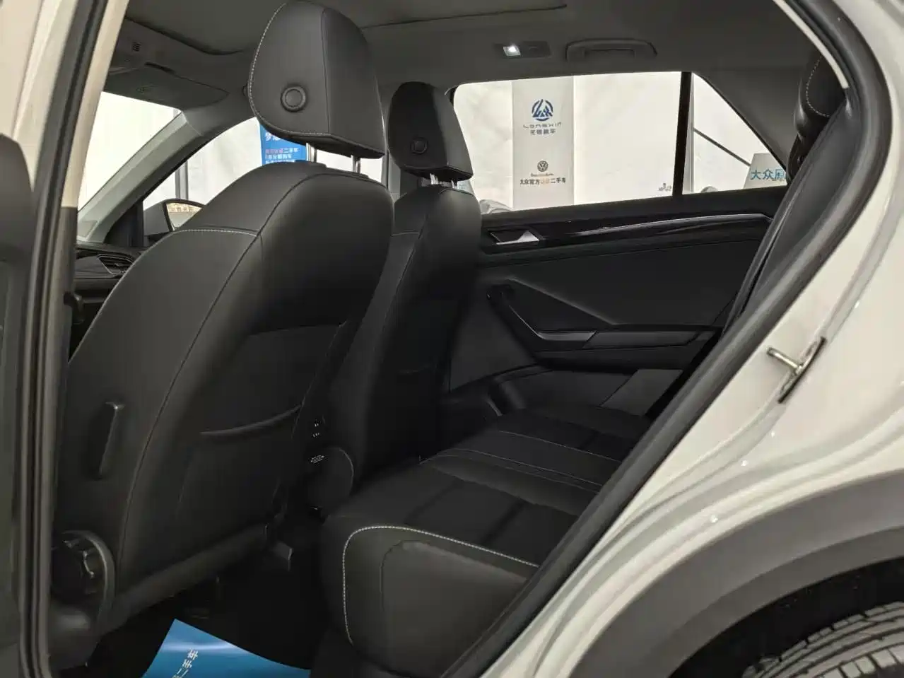 VOLKSWAGEN T ROC EXPLORING SONGS