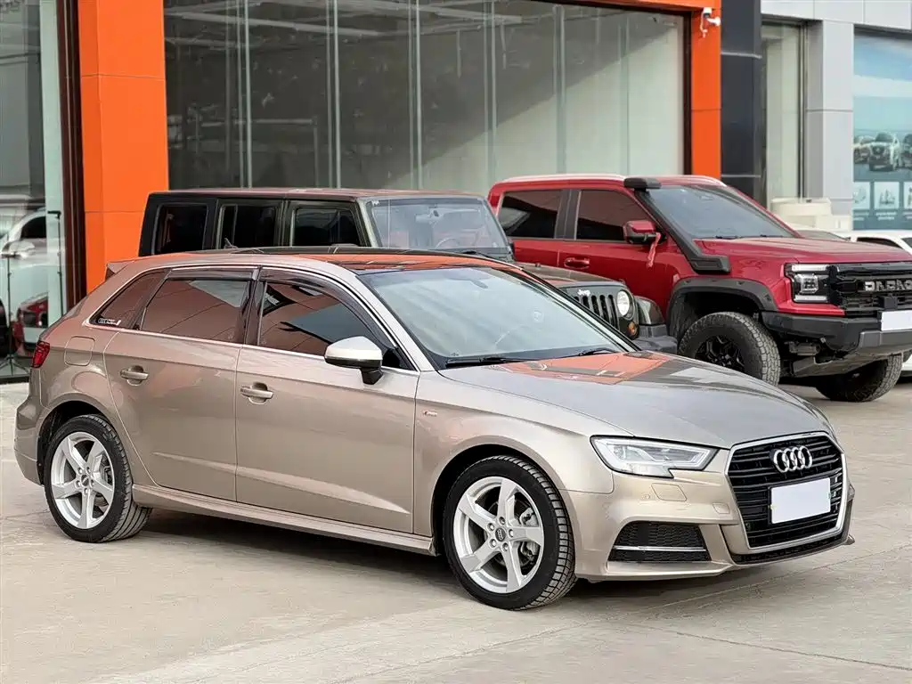 Audi A3 2018 30th Anniversary Sportback 35 TFSI Fashion фото 3
