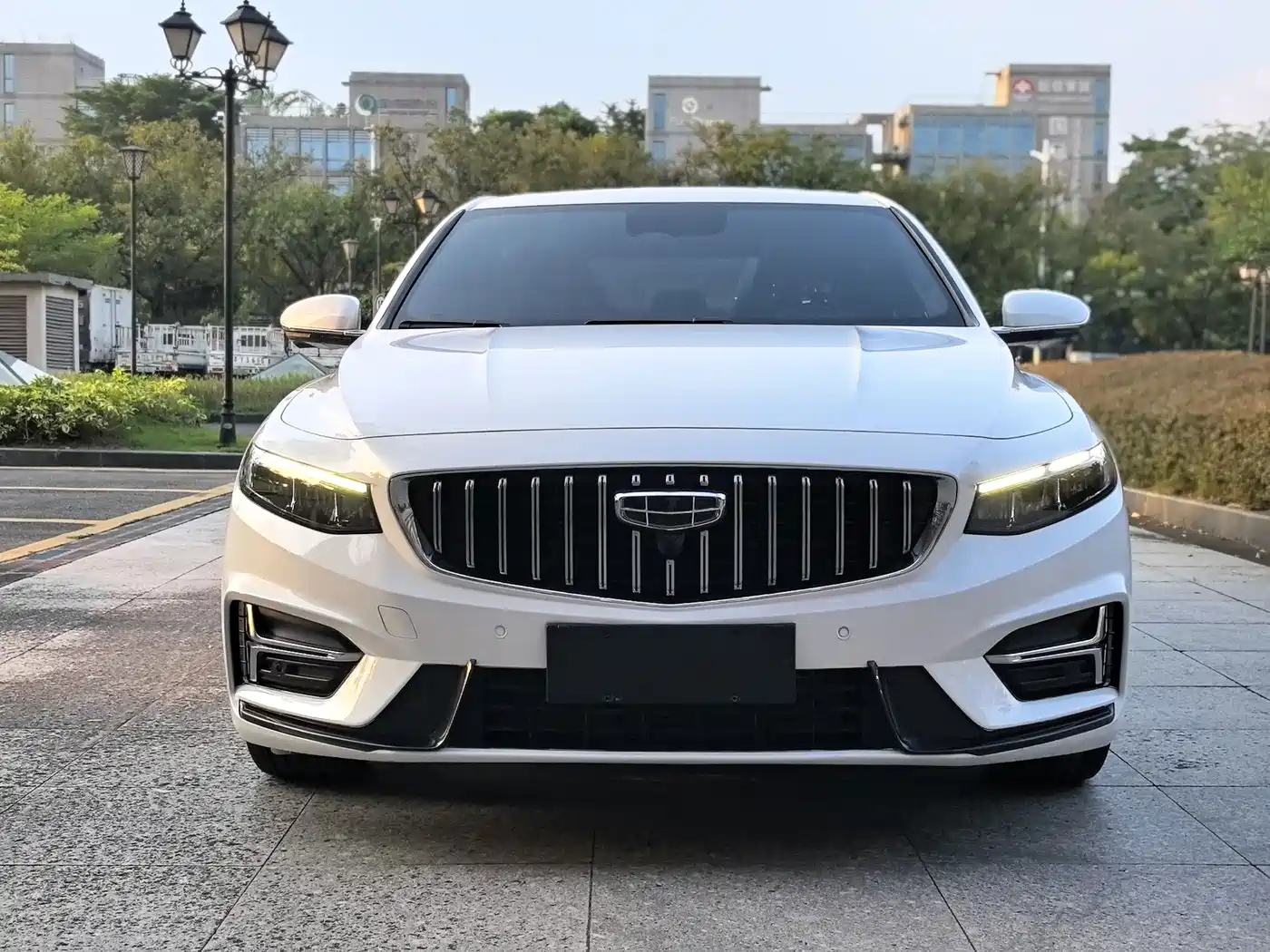 Фото 2 - Geely Preface