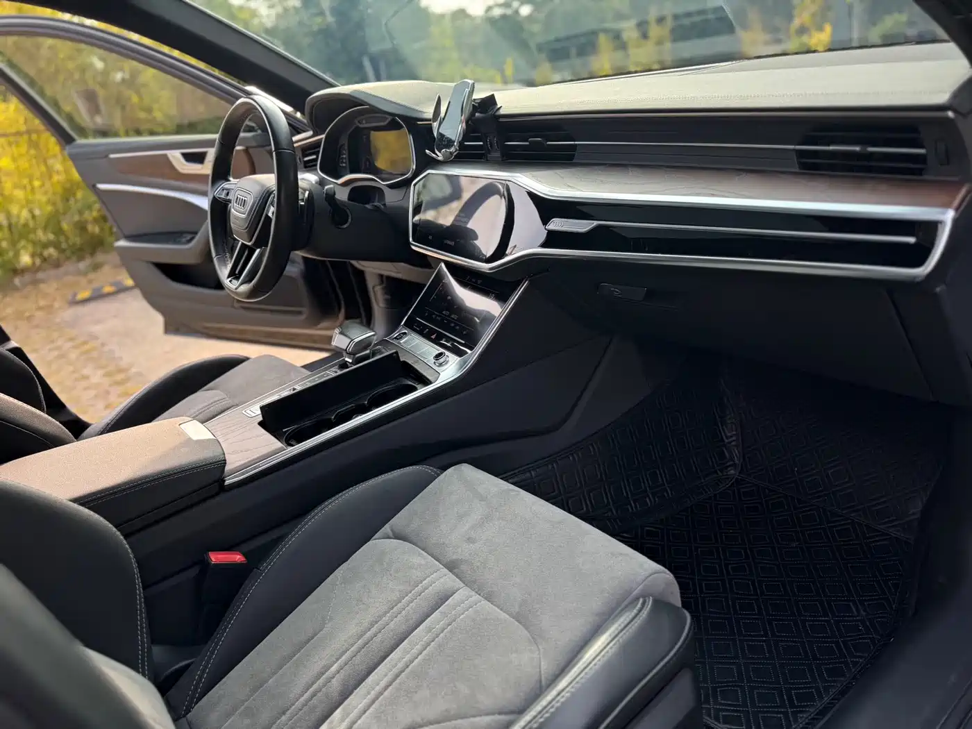 Audi A6L 2023 40 TFSI Luxury Dynamic фото 19
