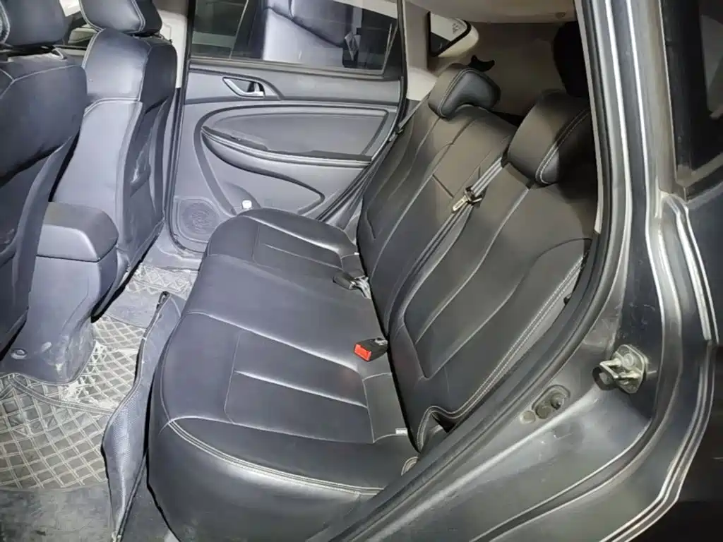 Landwind X2 2017 2017 1.6L Auto Platinum Edition