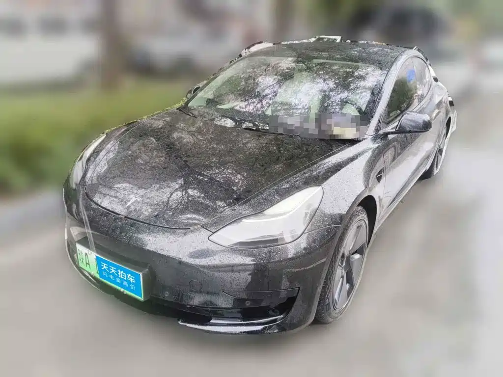 Фото 1 - Tesla Model 3