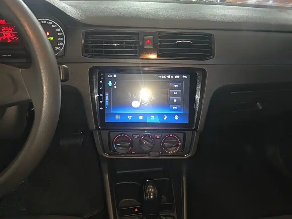 VOLKSWAGEN SANTANA