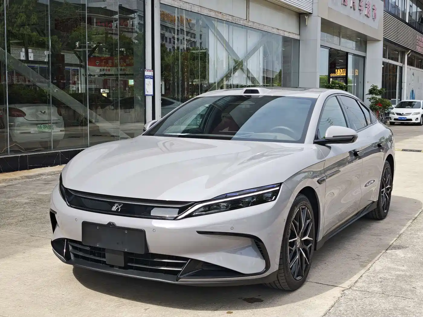 BYD Han 2025 2025 DM-i Smart Driving Edition 125KM Honor