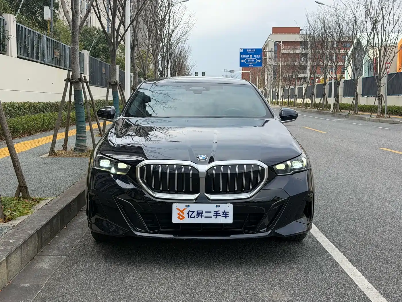 BMW 5 Series 2024 530Li Premium M Sport Package фото 2