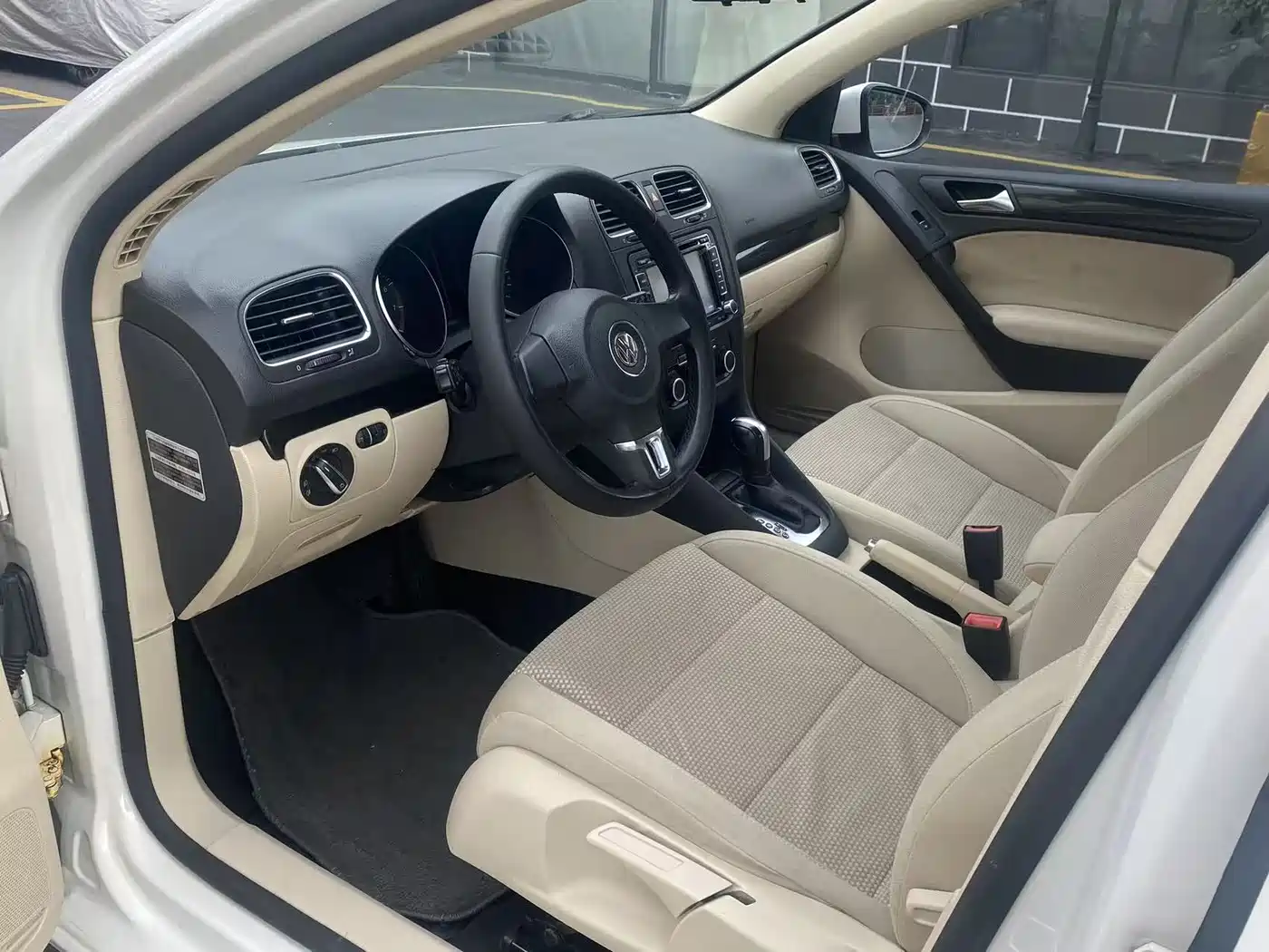 Volkswagen Golf 2012 1.6 Automatic Comfort Type фото 10