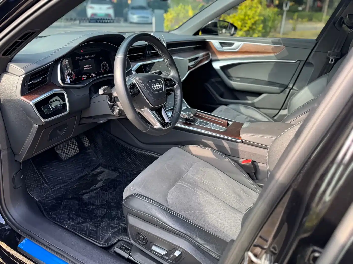 Audi A6L 2023 40 TFSI Luxury Dynamic фото 11