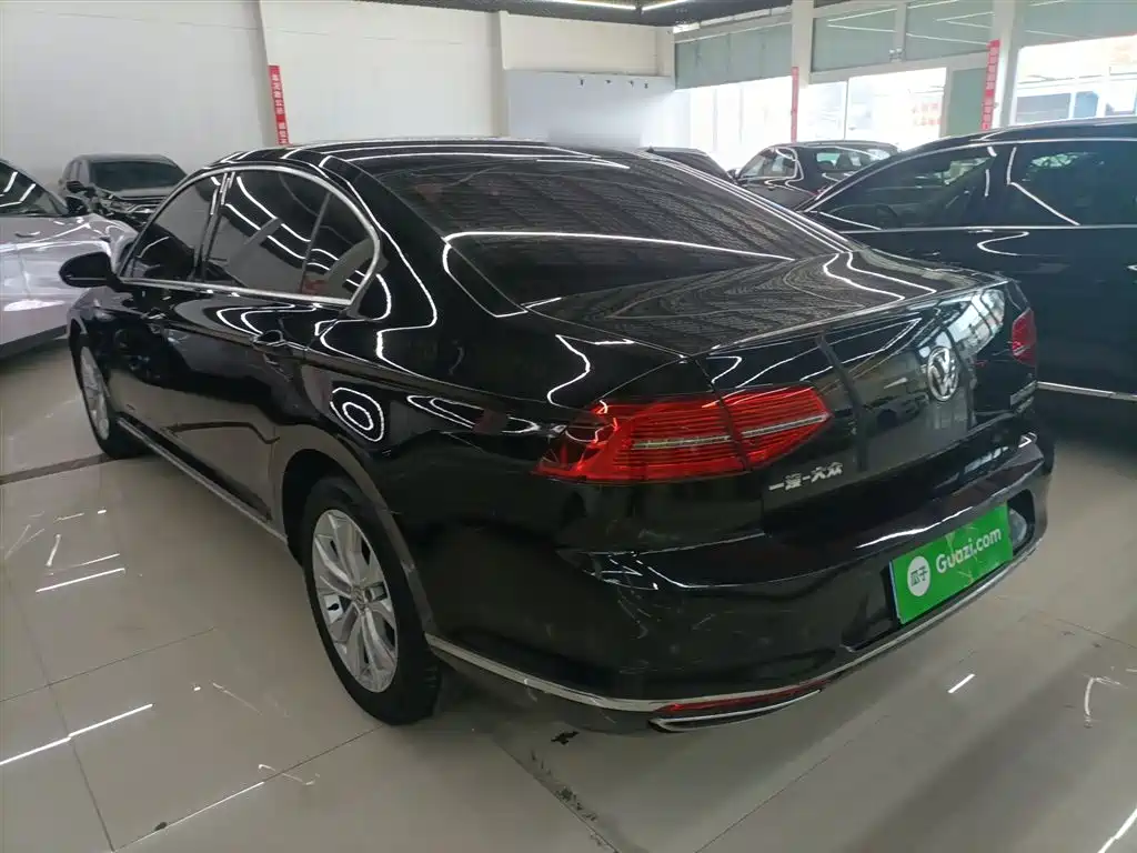 Volkswagen Magotan 2018 Facelift 330TSI DSG Luxury фото 5