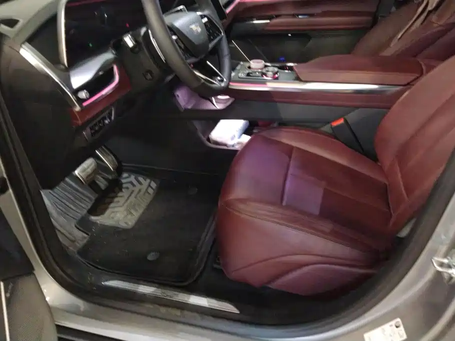 Cadillac XT5 2025 2025 Model 2.0T Platinum