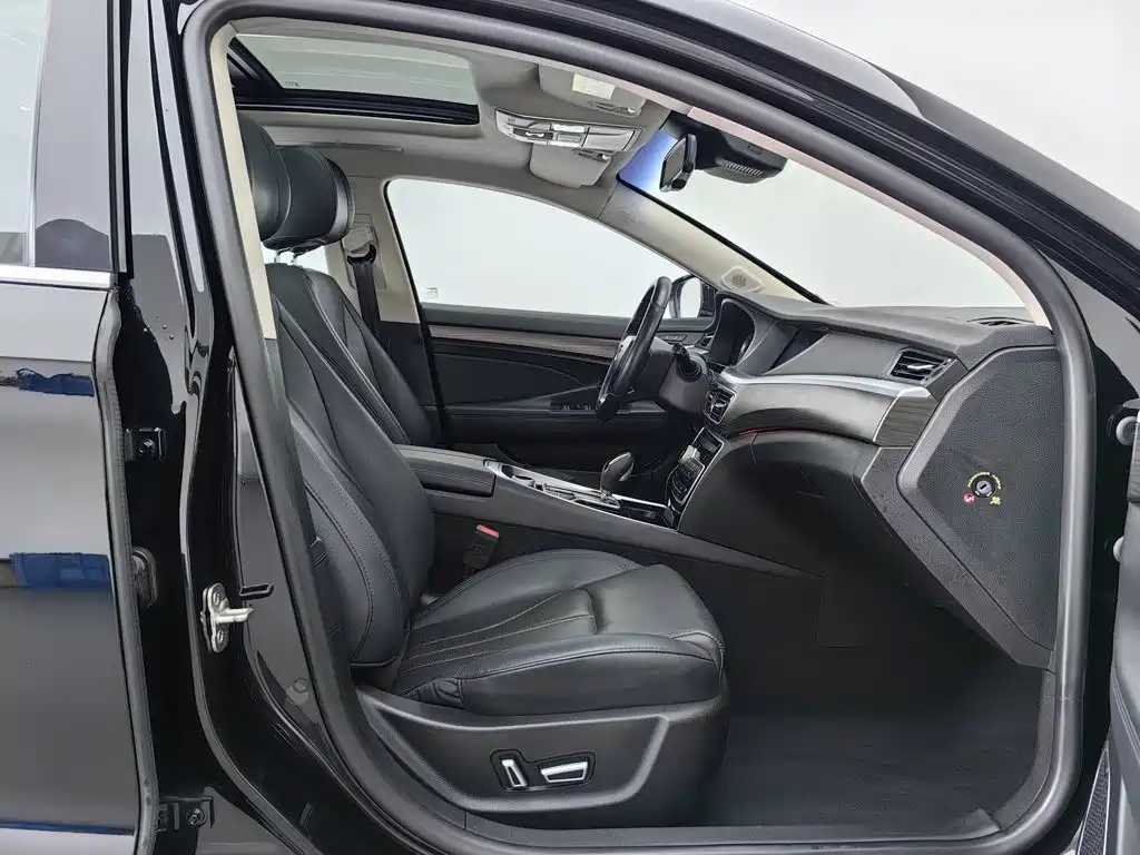 Фото 23 - Geely Borui