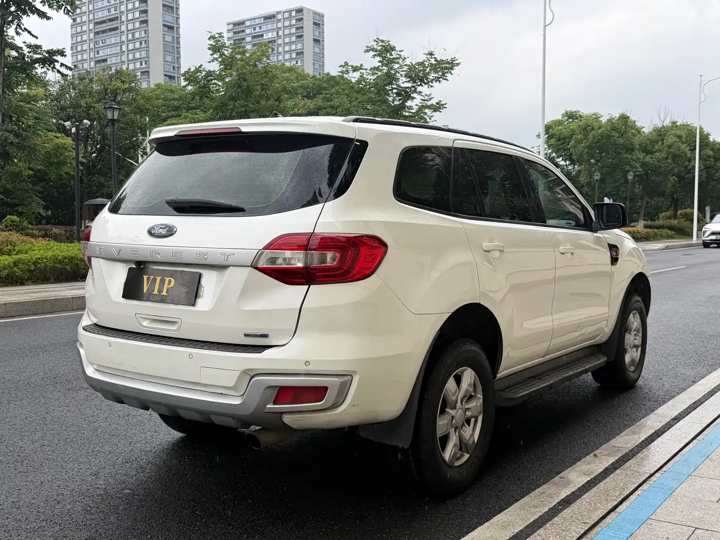 Ford Everest 2016 2.0T Gasoline Automatic 4WD Luxury Edition фото 5