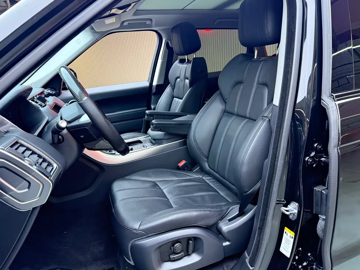 Land Rover Range Rover Sport 2017 3.0 SC V6 SE фото 2