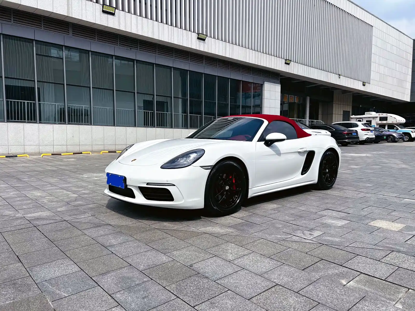Фото 1 - Porsche 718