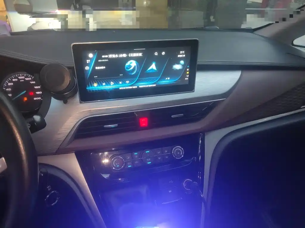 JAC Refine M3 2023 2023 1.8L 7/8-seater Smart Connect Edition