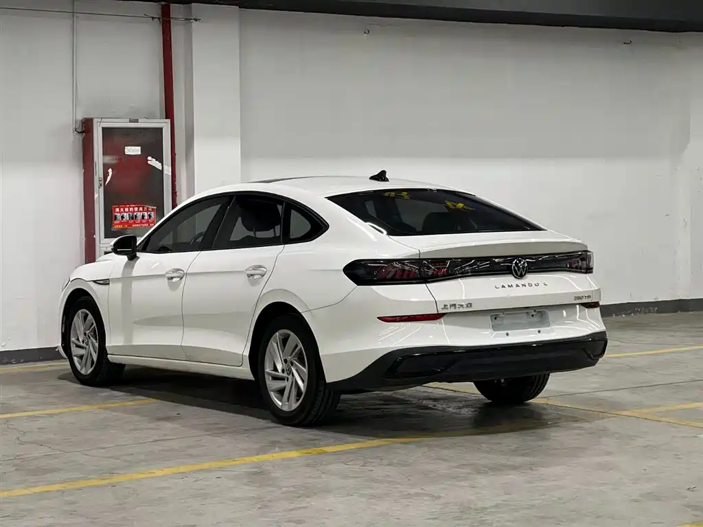 VOLKSWAGEN LINGDU