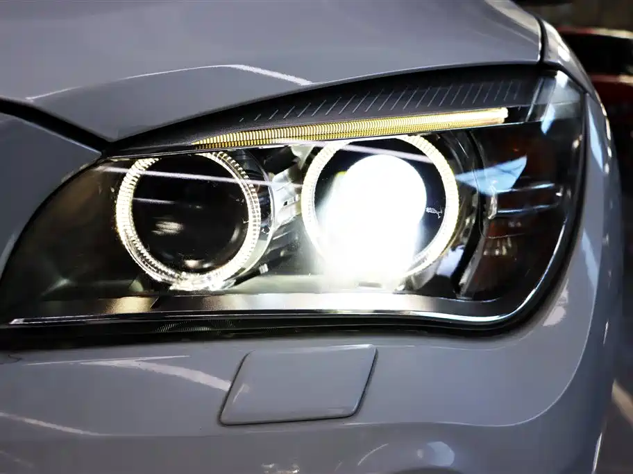 BMW X1 2012 sDrive18i Luxury Model фото 22