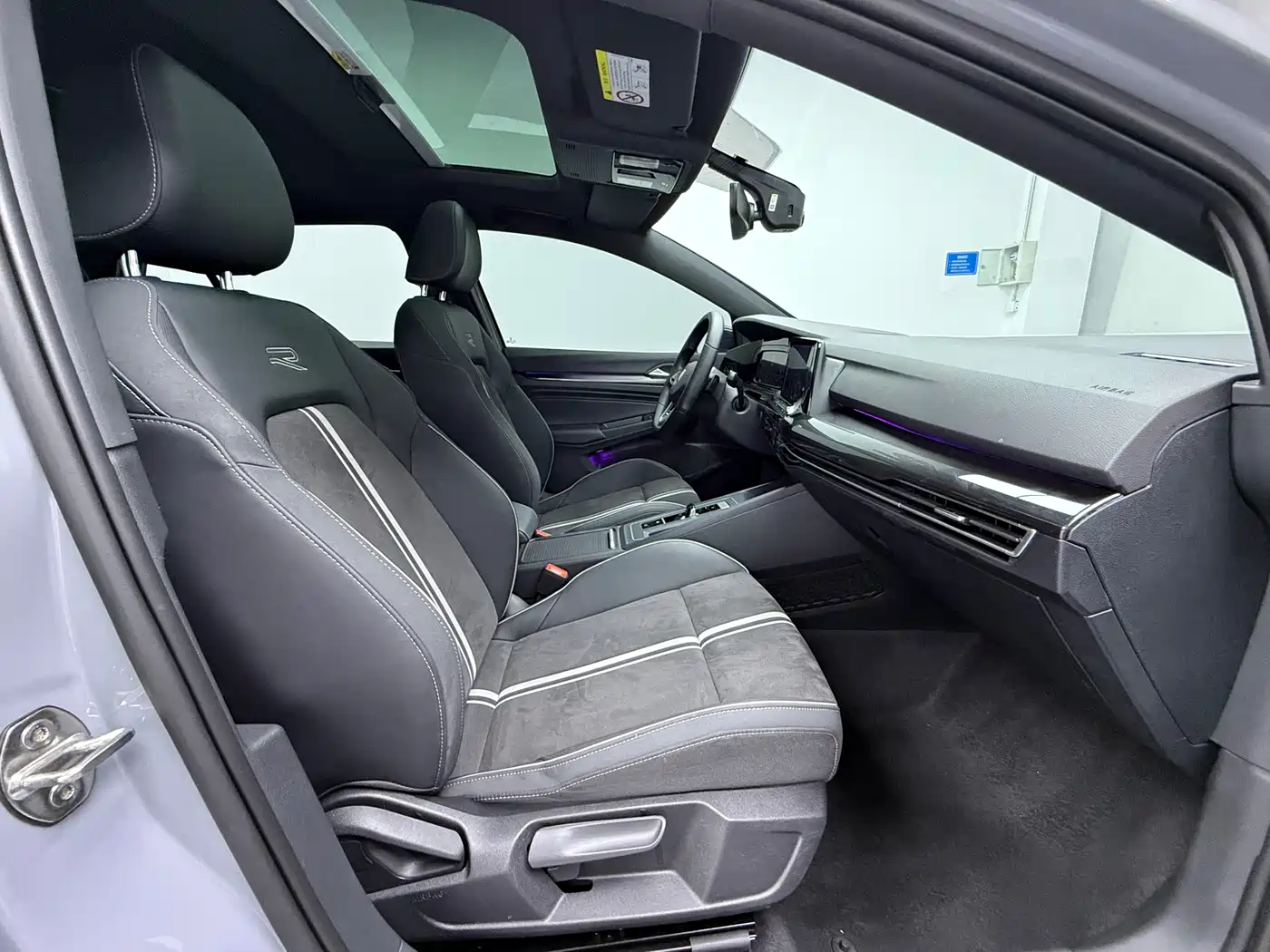 Volkswagen Golf 2023 280TSI DSG R-Line Lite фото 11