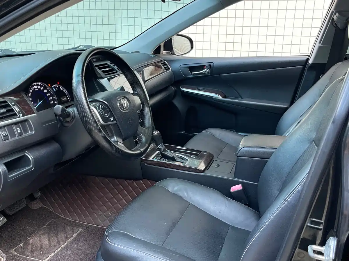 Toyota Camry 2017 2016 2.0G 10th Anniversary Leading Edition