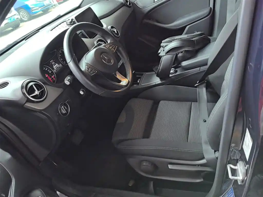 Mercedes-Benz B-Class 2017 B 180 фото 15
