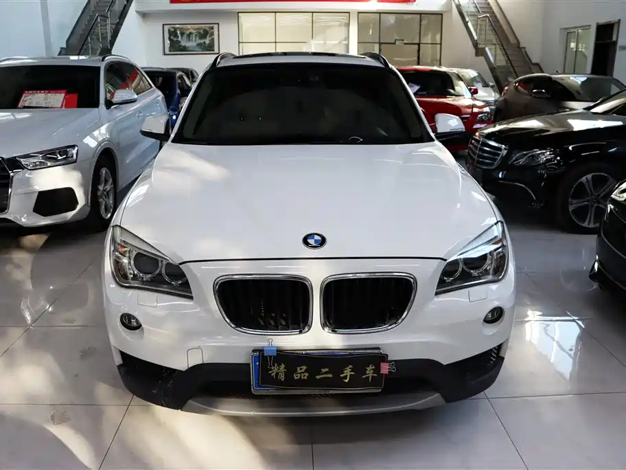 BMW X1 2012 sDrive18i Luxury Model фото 2