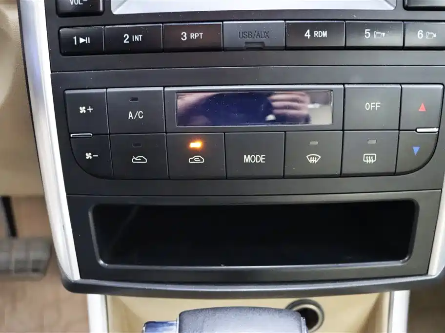 BAIC E-Series 2014 2013 Sedan 1.5L Automatic Letian Edition