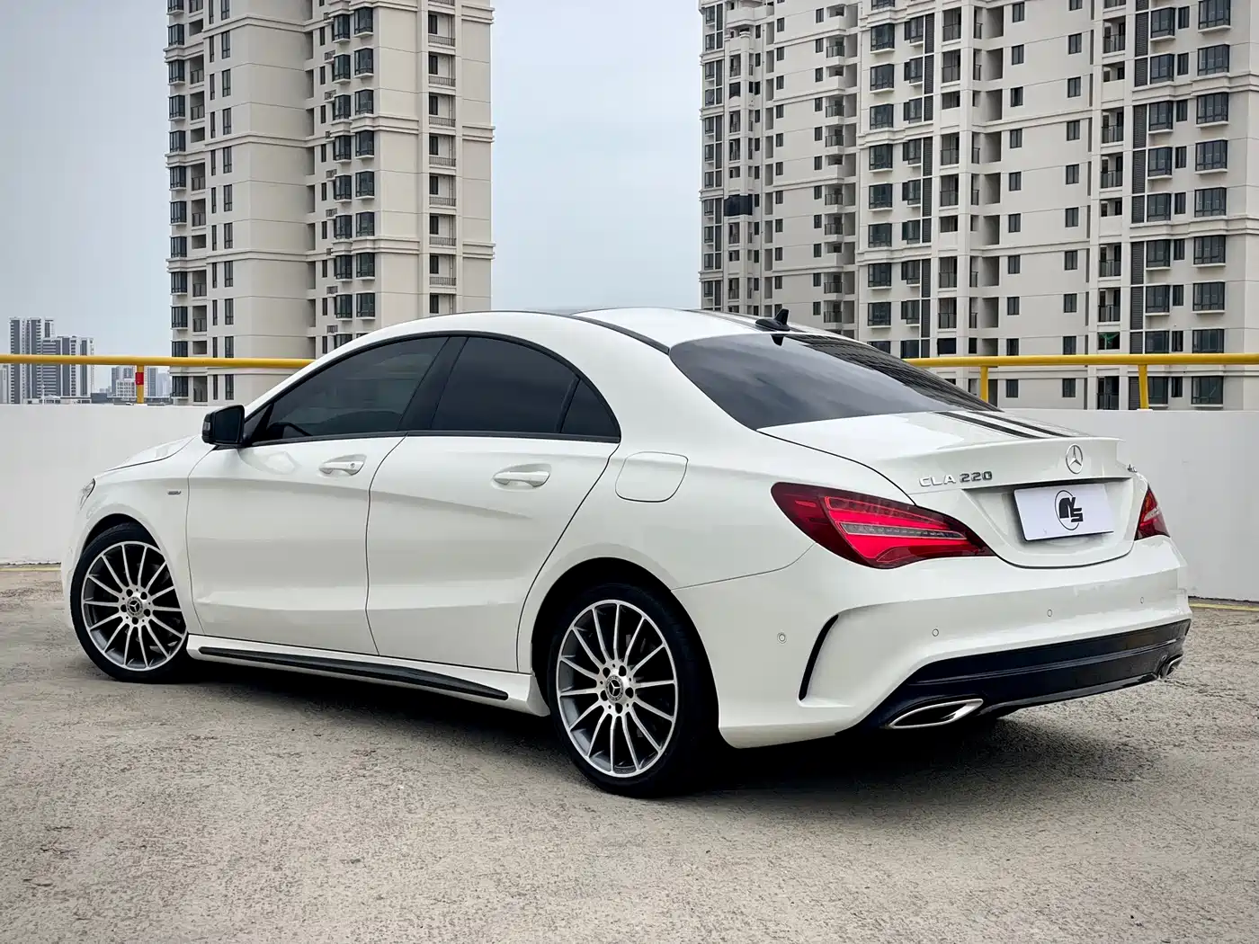 Mercedes-Benz CLA (Import) 2017 CLA 220 4MATIC фото 4