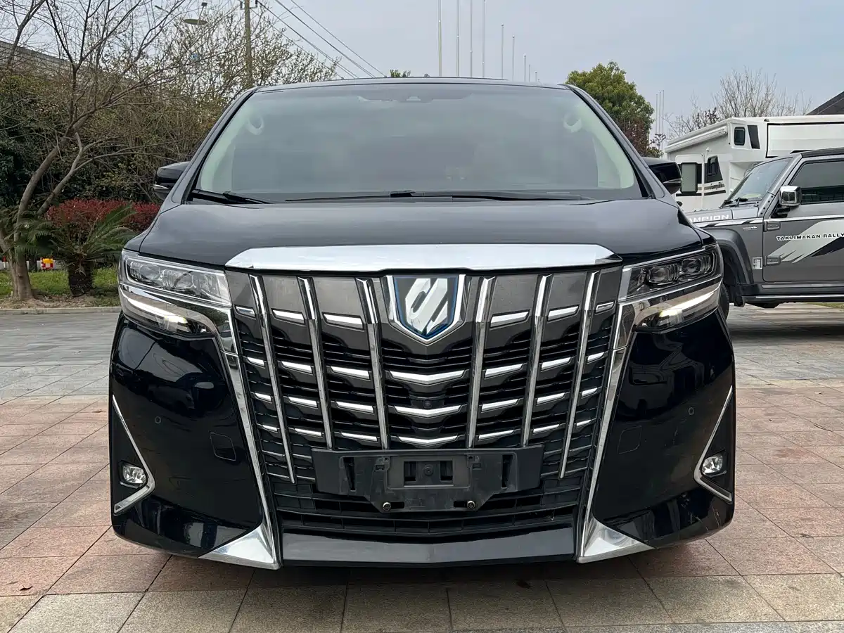 Toyota Alphard 2019 Hybrid 2.5L Premium Edition фото 2