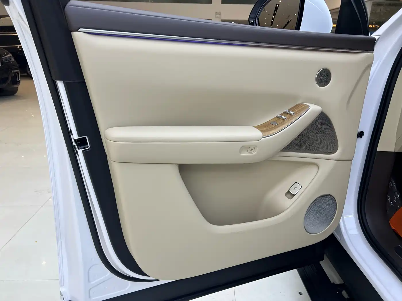 AITO Wenjie AITO M7 2026 Extended Range Ultra AWD 5-Seater фото 9