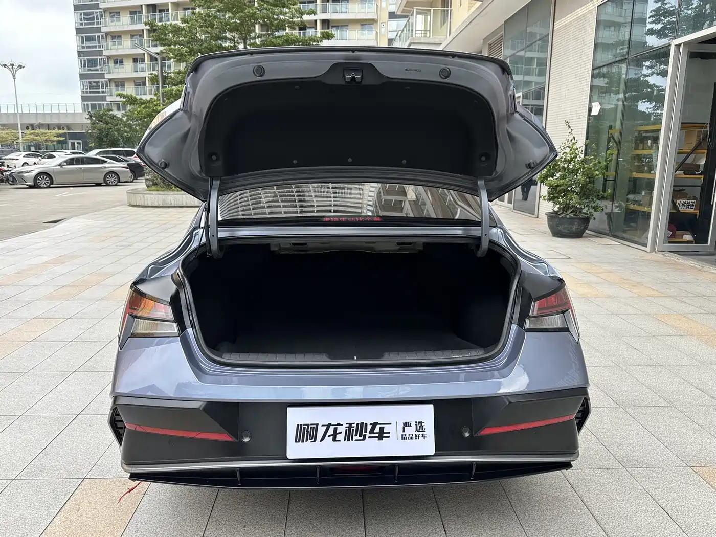 Hyundai Elantra 2023 Model 1.5L CVT LUX Premium Edition фото 21