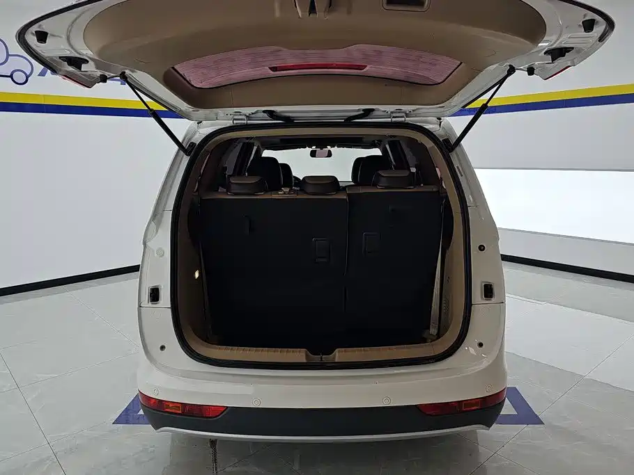 Фото 4 - Baojun 730