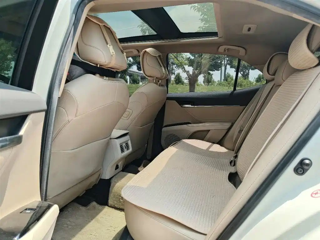 Toyota Camry 2018 2.5G Luxury Edition фото 10