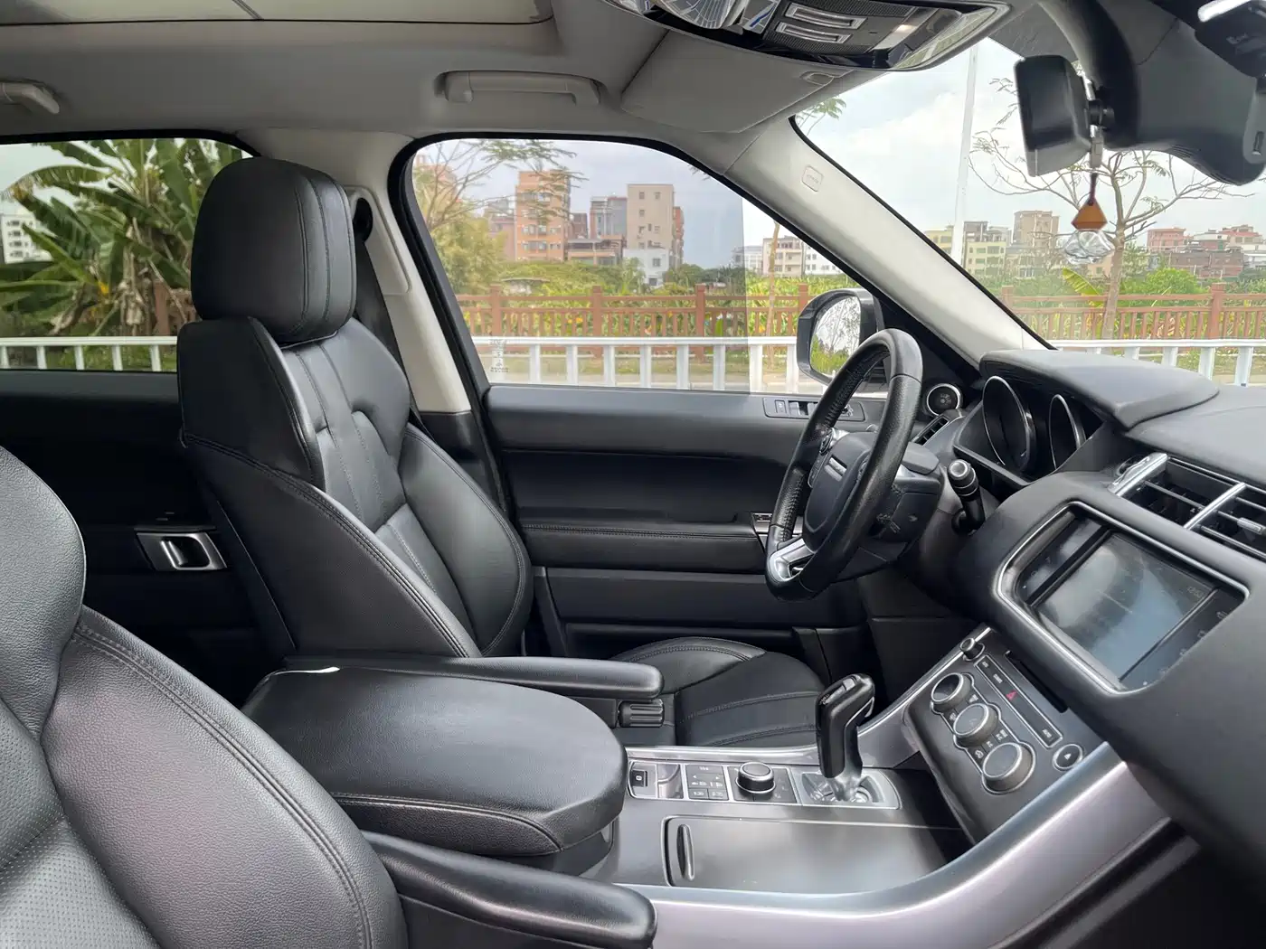 Land Rover Range Rover Sport 2017 3.0 SC V6 SE фото 8