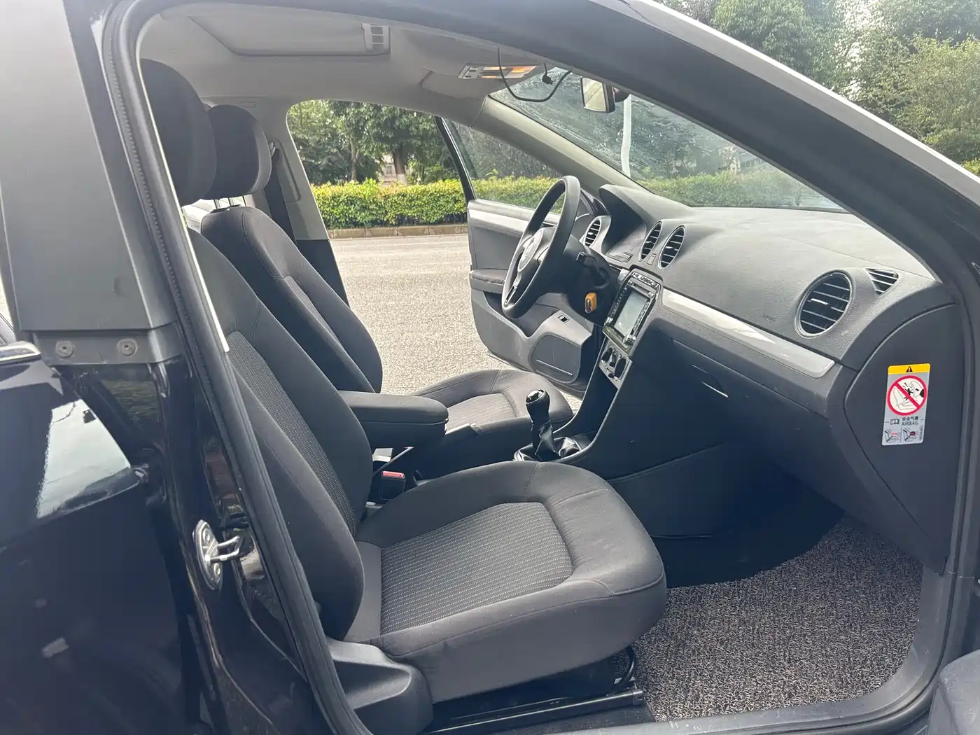 Volkswagen Jetta 2013 1.6L Manual Comfort фото 11