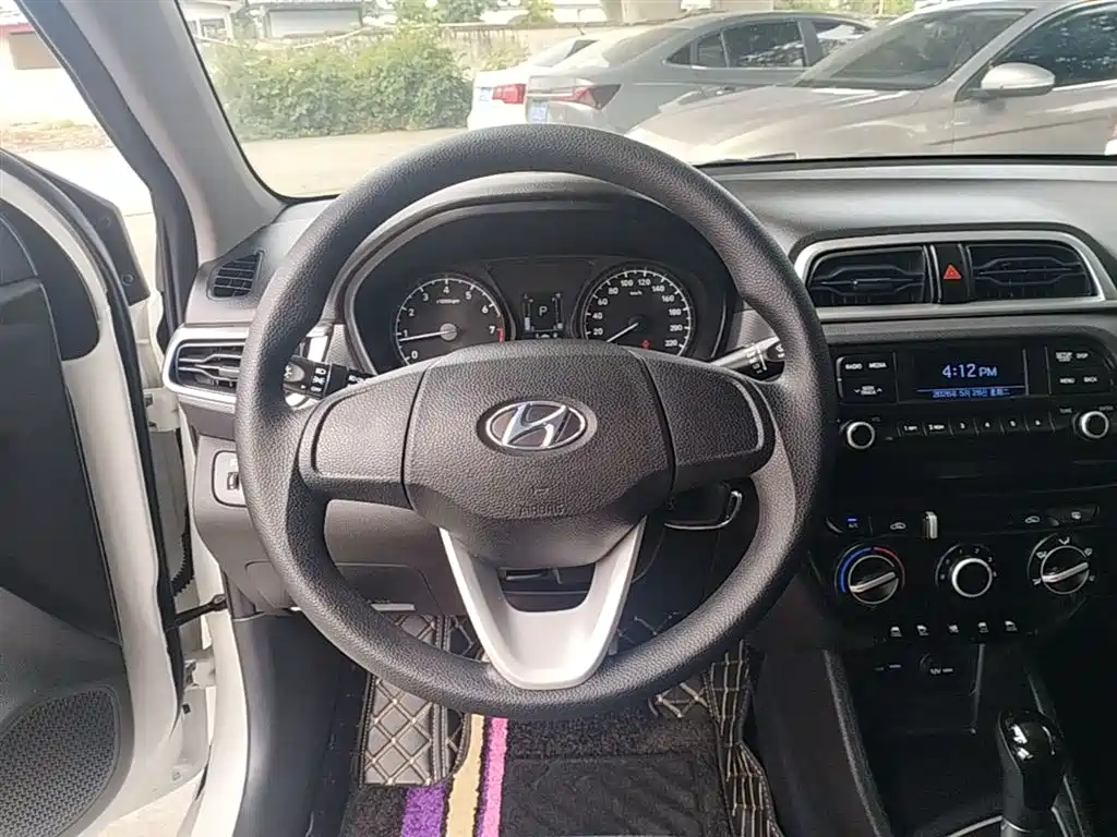 Hyundai Verna 2017 1.4L Automatic Leap Enjoyment Edition China VI фото 11