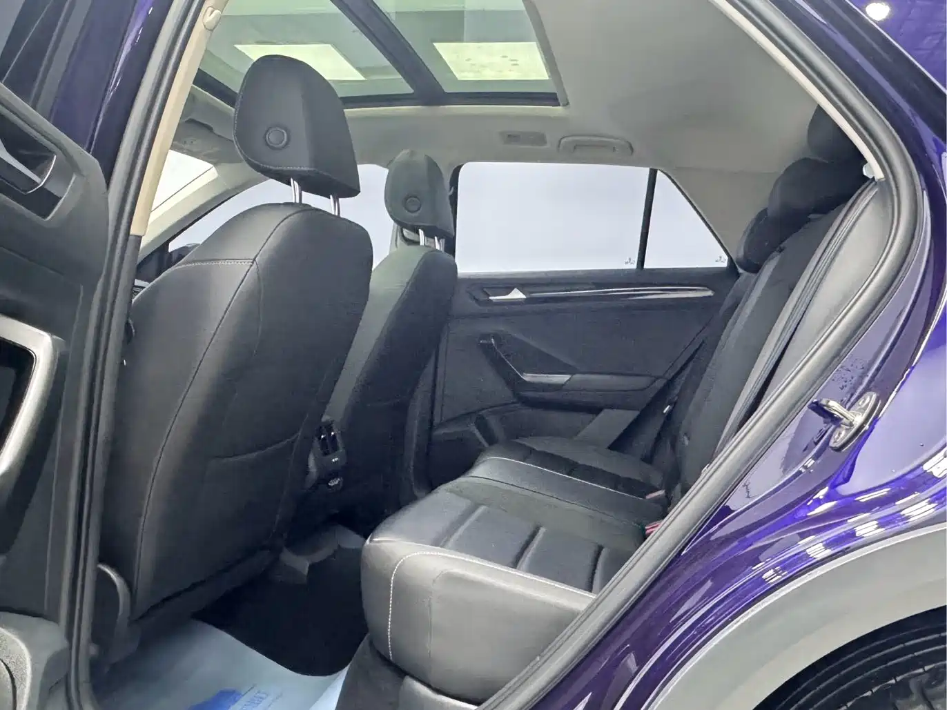 VOLKSWAGEN T ROC EXPLORING SONGS