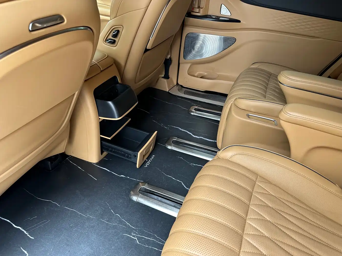 Voyah Auto Voyah Dreamer 2024 PHEV Extended Range Flagship Edition фото 15