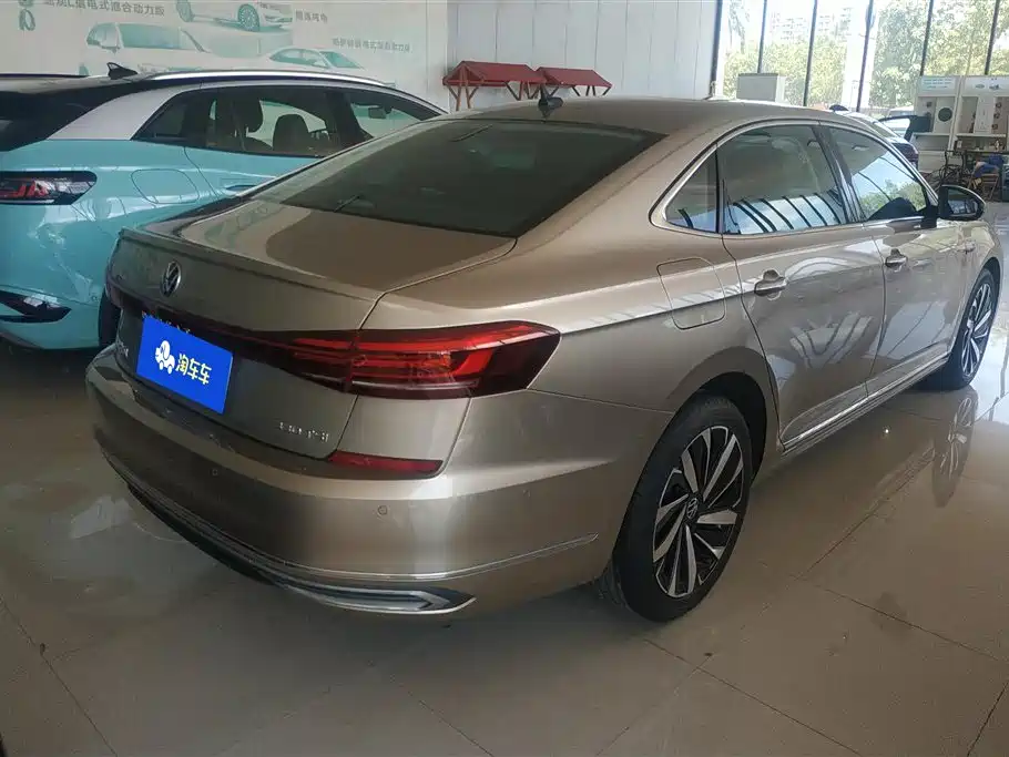 Volkswagen Passat 2022 330TSI Starry Sky Premium Edition фото 3