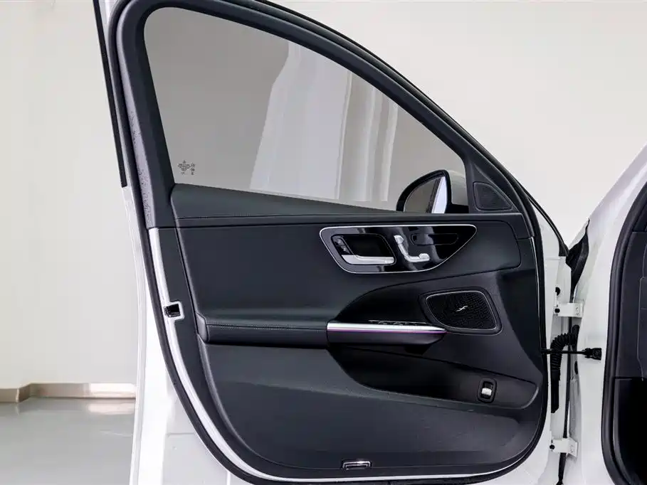 Mercedes-Benz C-Class 2023 C 200 L Sport фото 10