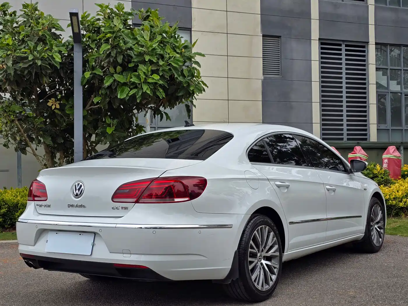 Volkswagen FAW-Volkswagen CC 2016 Model 1.8TSI Luxury фото 6