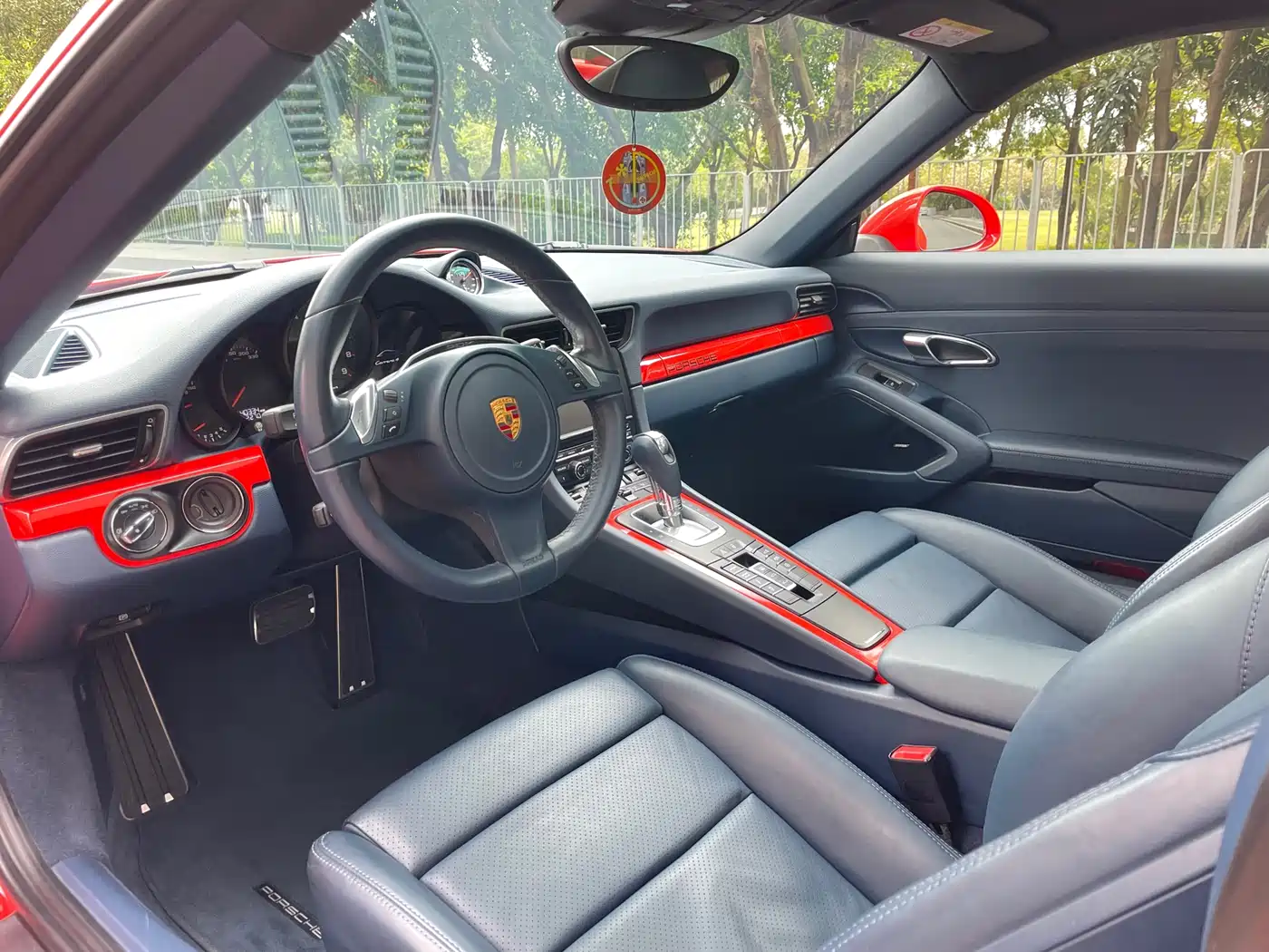 Porsche 911 2015 Carrera 4 3.4L Style Edition фото 18