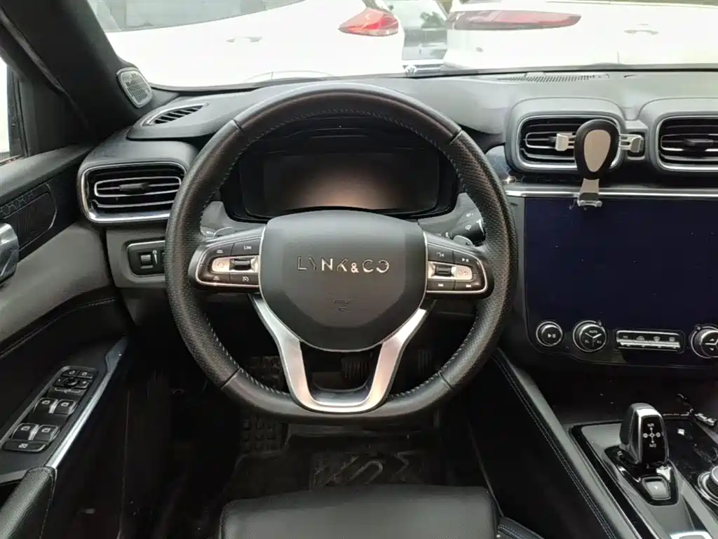 Lynk & Co 03 New Energy 2019 Model 1.5T PHEV Pro фото 11