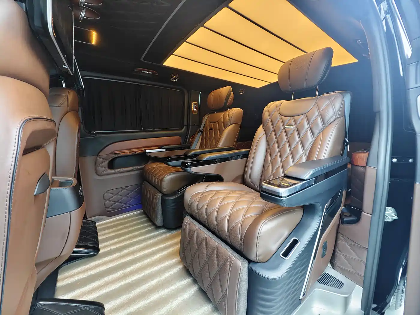 Mercedes-Benz Vito 2021 2.0T Business Edition 7-seater фото 10