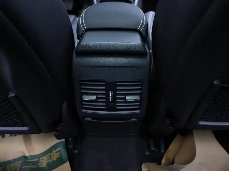 Mercedes-Benz GLA 2016 GLA 220 4MATIC Fashion фото 23