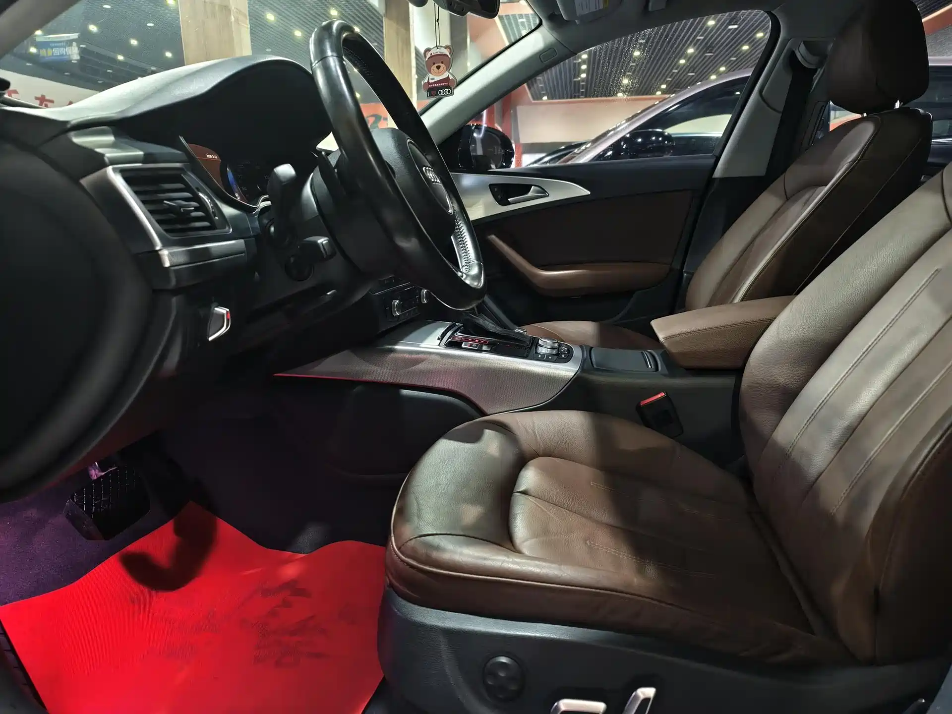 Photo 10 - Audi A6L