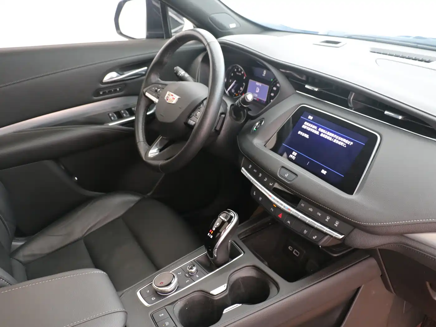 CADILLAC XT4
