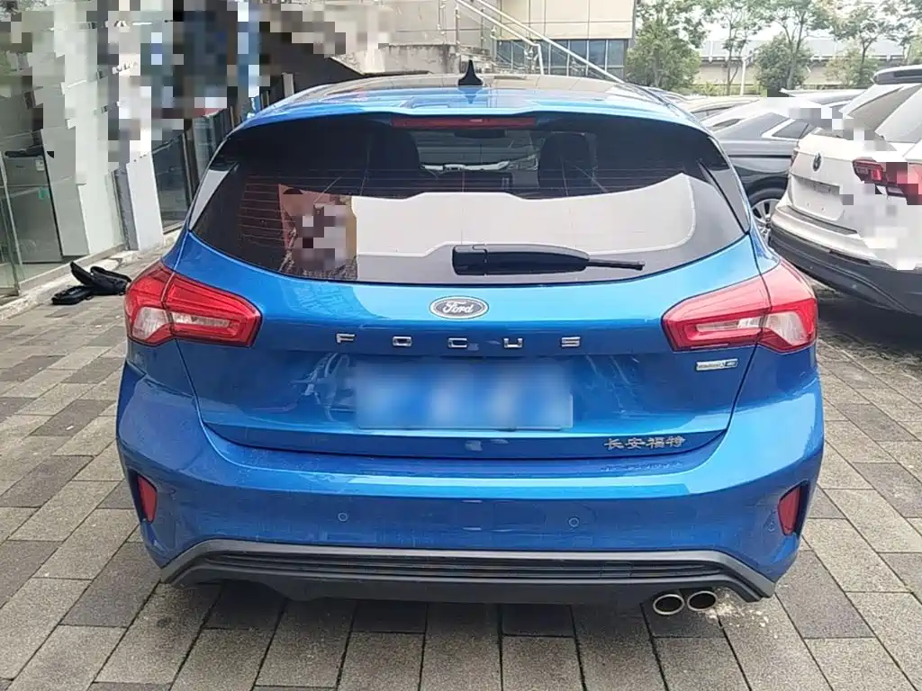 Фото 6 - Ford Focus